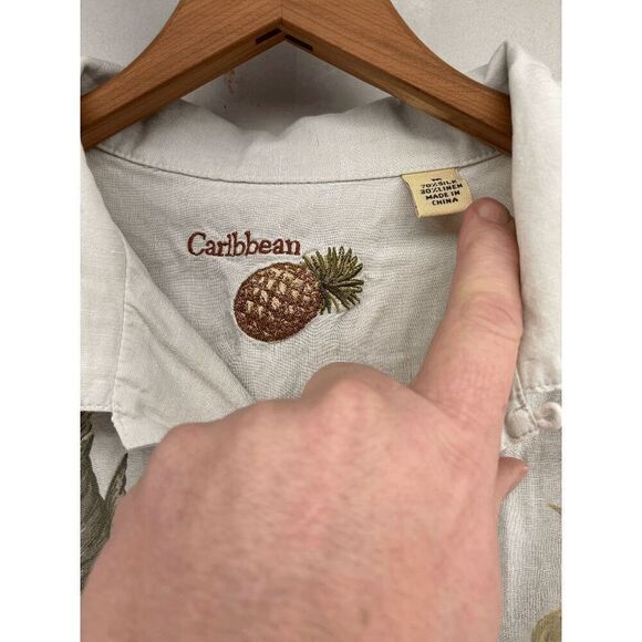 Caribbean Silk Blend Size Medium White Floral Pattern Vines Rockabilly Hawaiian - Picture 4 of 4